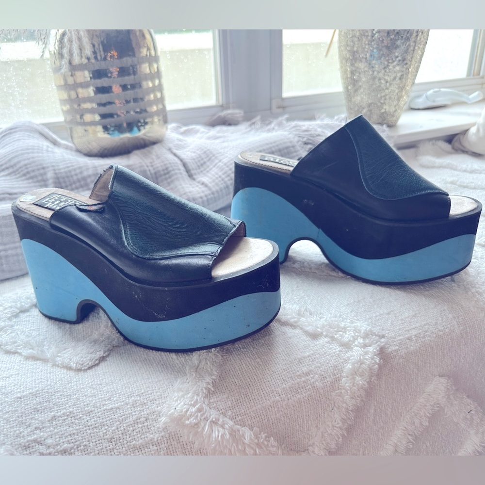 Stone Ridge groovy Wedge sandals size 37